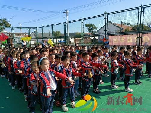 平度市古岘镇中心幼儿园重阳节系列活动丰富多彩.jpg