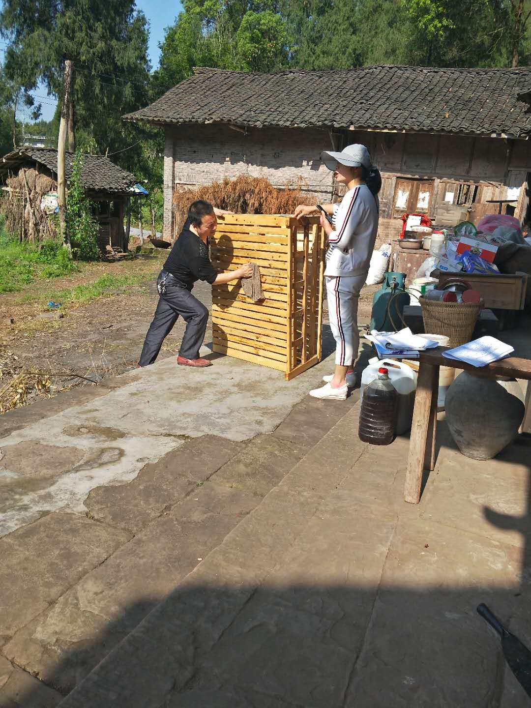 平昌县涵水小学扎实开展“美在家庭”帮扶活动