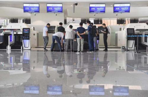 大兴机场自助设备覆盖率达八成 值机排队不超10分钟
