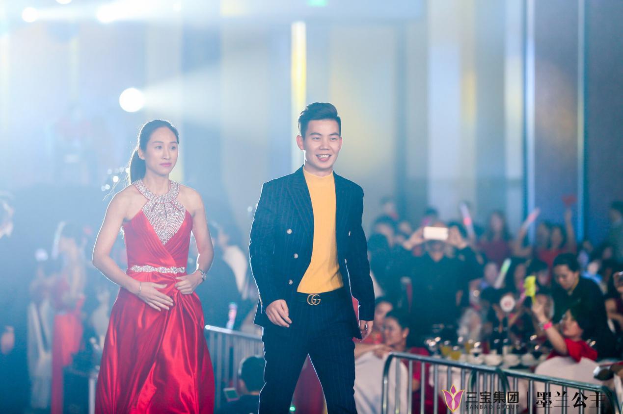 每纪面膜创始人：李闯