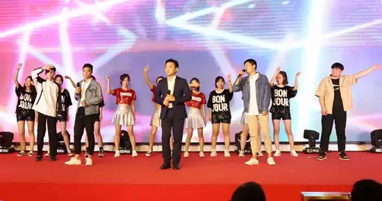 极地鹰助力脱贫攻坚暨中秋团圆会在郑圆满举行