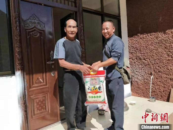 云南武定县一扶贫干部扶贫路上突发脑溢血离世