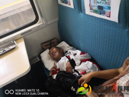 K68次列车：用心服务悉心照顾重点旅客（图）