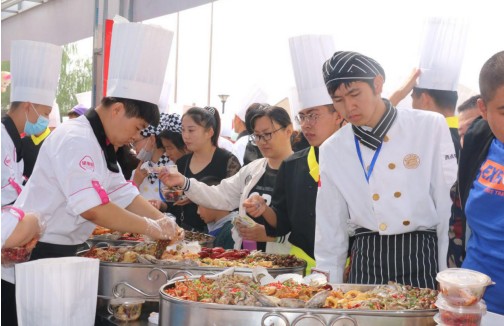 呼和浩特新东方：吃货请留步，免费狂吃美食节，要不要？