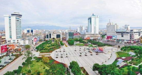 扶持民营企业走向广阔舞台