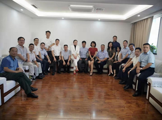 元培商学院（北大博雅）同学会代表团实地走访中联通服