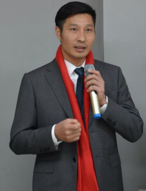 银河传媒携书画家走进驻马店冠一堂