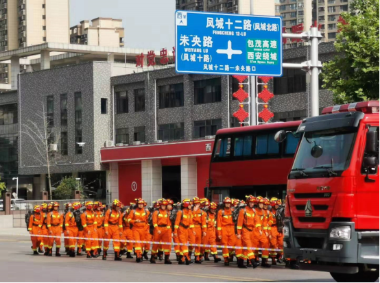 “心连心 · 送清凉”甲马神行携手全通新能源八一建军节致敬最可爱的人