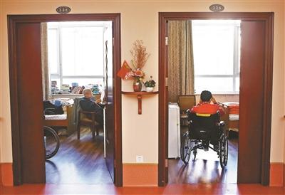 走近养老院中的阿尔茨海默病患者：老小孩儿(图)