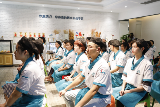 罗森尼娜与优美西点成功签约 开设定向委培班