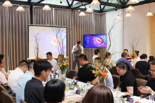 当熊猫指南遇到“未来之桃” 品质农业跑出“加速度”