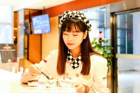 长沙新东方：高中学历的女生学什么技术有前途？