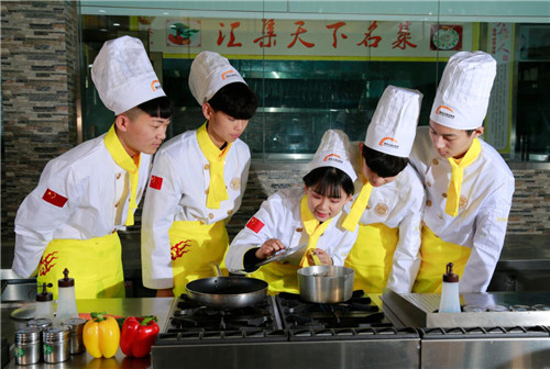 哈尔滨新东方烹饪学校学西餐学费多钱