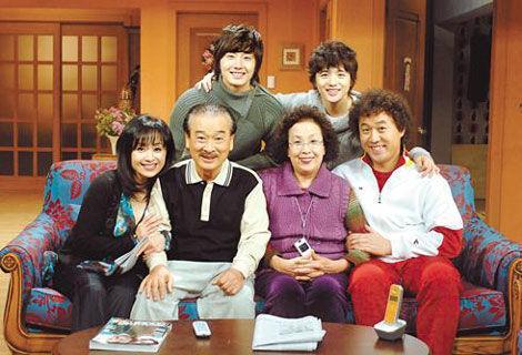 韩国家庭喜剧，类似于《搞笑一家人》、《短腿的反击》、《stand by》、《住在清潭洞类》类似的家庭喜剧有资源推荐吗？