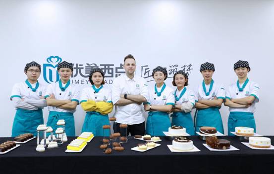 郑州的西点学校哪个好？有推荐的学校吗？