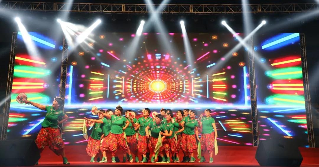  “新韵古镇悦动葛沽”群众联欢会 荣程集团捐218万支持公益