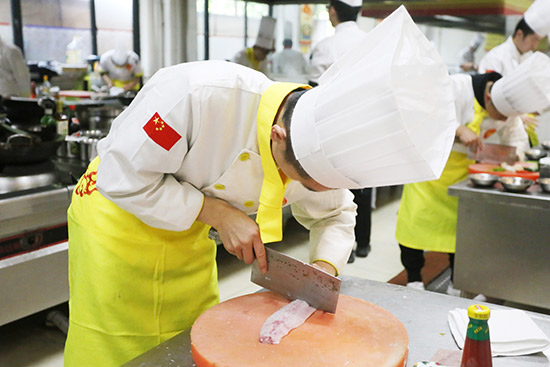 成都新东方：新东方杯厨师大比武，看高手如何过招？