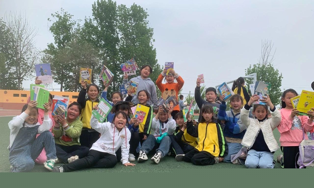 平度市古岘小学组织开展“淘书乐”活动1.jpg
