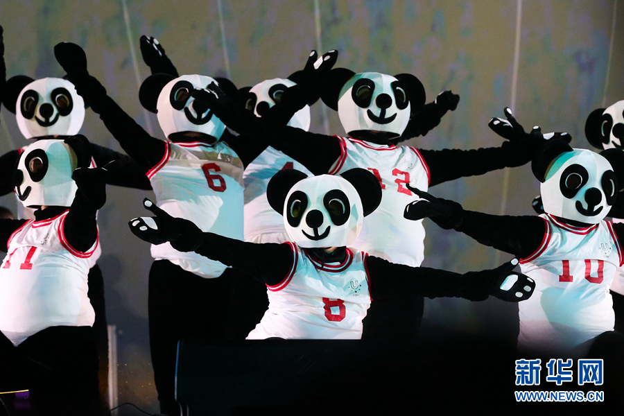 那不勒斯大运会落幕 成都接棒掀起“熊猫热浪”