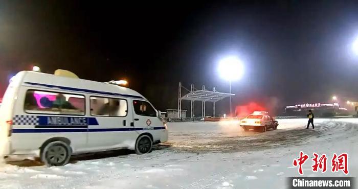 160分钟 山西四个交警大队雪夜接力护送危重伤员转院