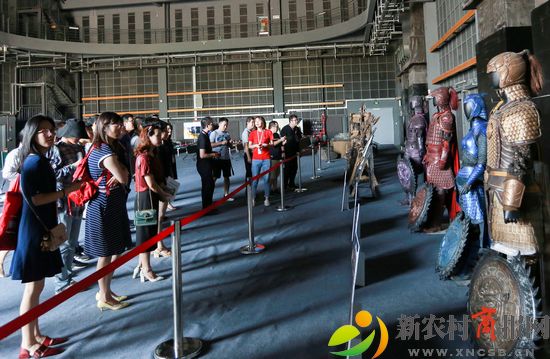 与会人员参观东方影都--影像西海岸 (17).jpg