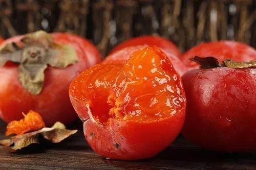 “网红”火晶柿子卖断货？！真柿子还在树上