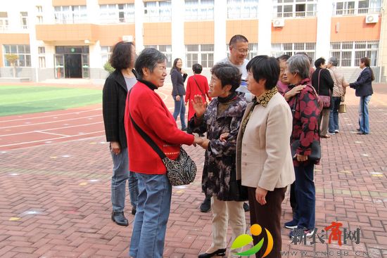 青岛西海岸新区黄浦江小学教育集团老教师重阳相聚话发展4.JPG