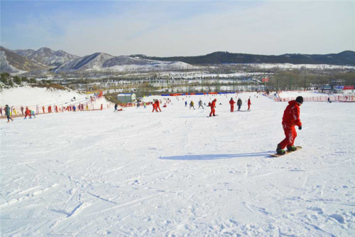2019年11月23日，就来呼市太伟滑雪场开板畅玩