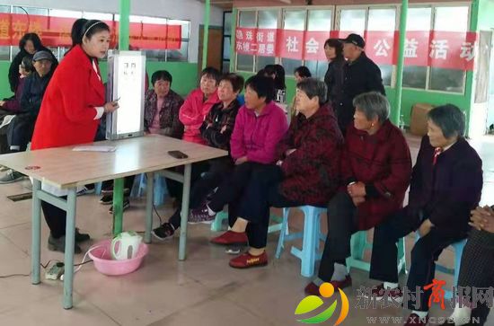 隐珠街道：东楼二居开展60岁以上老年人眼病免费筛查活动