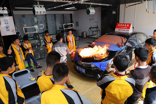 大火烧车？贵州万通这个国庆厉害了