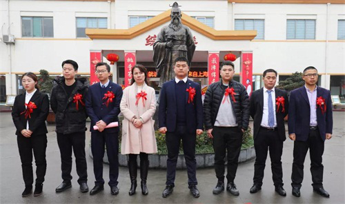 毕业季 | 愿你出走半生 归来仍是少年
