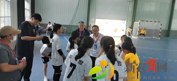 平度市开发区小学手球队在青岛市第五届运动会手球比赛中喜获佳绩3.jpg