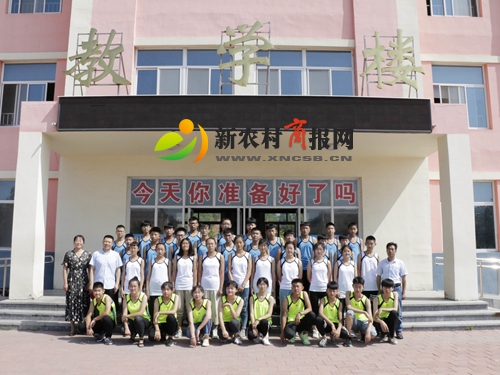 爱心捐衣公益活动在平度张家坊中学落地开花