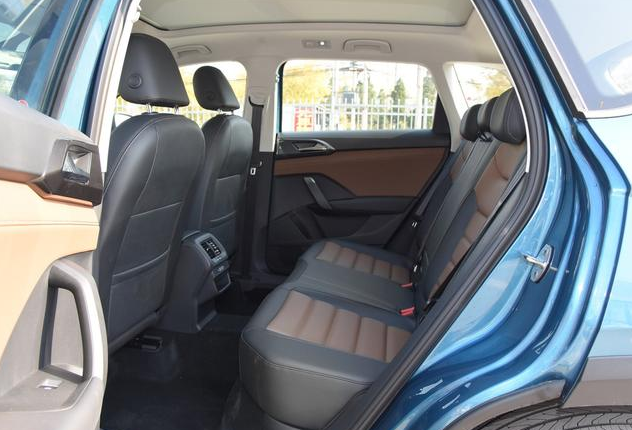 想买15万左右的SUV，吉祥坊体育带你了解探歌和途岳选哪个？