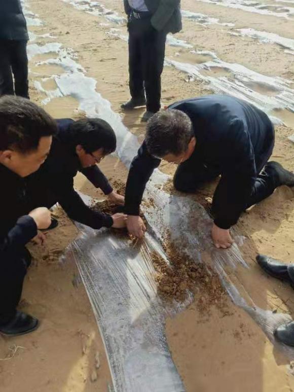 甘肃省武威市古浪县探索一条“玫瑰”之路