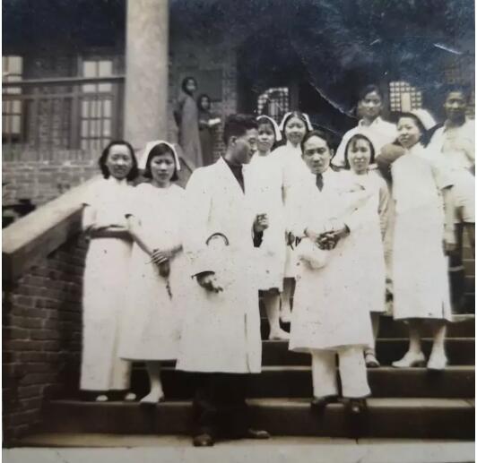 通世智库：历史变迁中的医学前辈——忆父亲彭运煊