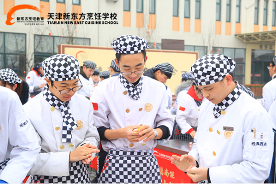 元宵节|来天津新东方欢天喜地闹元宵，“猪”事成圆喜气洋洋！