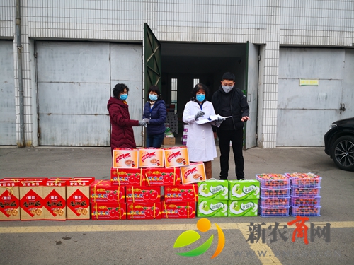 胶州市委常委、李哥庄镇党委书记刘涛走访慰问市人民医院抗击疫情一线的医护