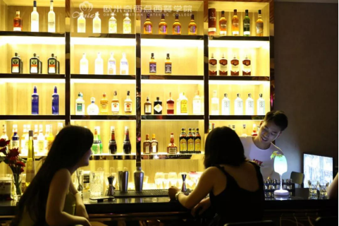 昆明欧米奇：努力，幸运自会不期而遇！