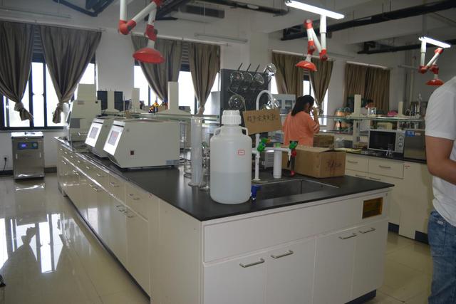 弗莱仕只为打造实用、专业的实验室家具