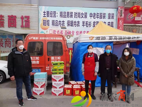 打工妹自制糕点献亲人  为防控疫情做贡献