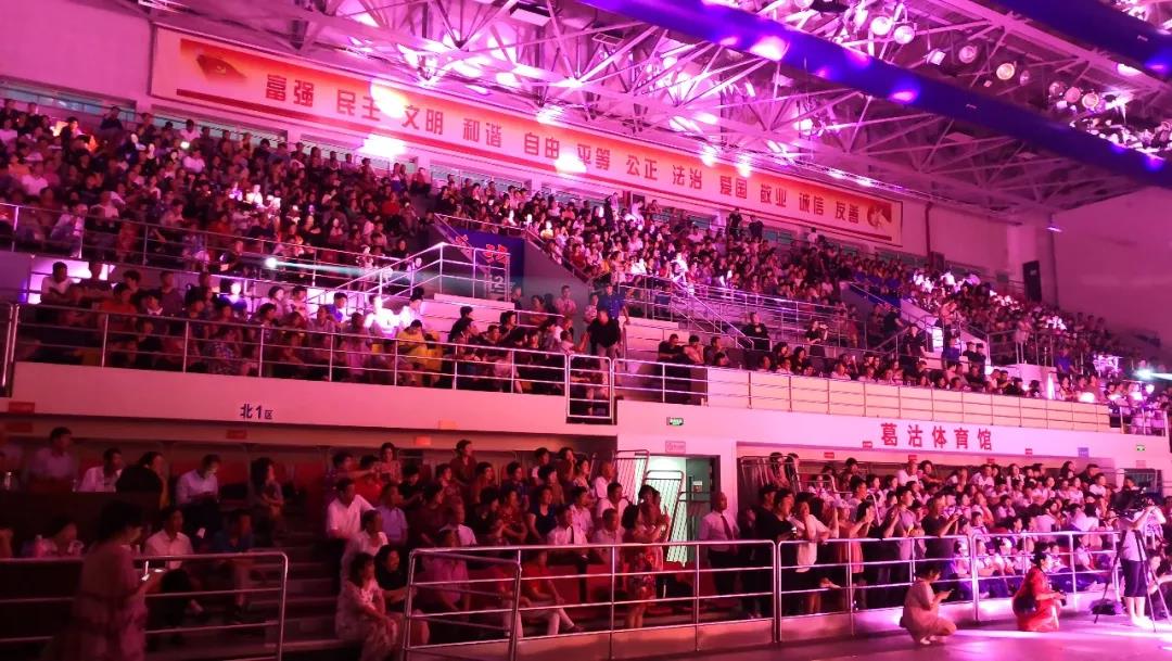  “新韵古镇悦动葛沽”群众联欢会 荣程集团捐218万支持公益