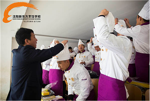 退伍军人陆续报到啦！与烹饪亲密接触，开启战场到职场的转变！