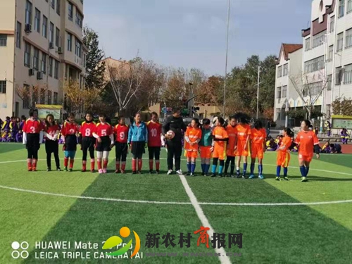 胶州市龙山小学在“市长杯”足球比赛喜获佳绩