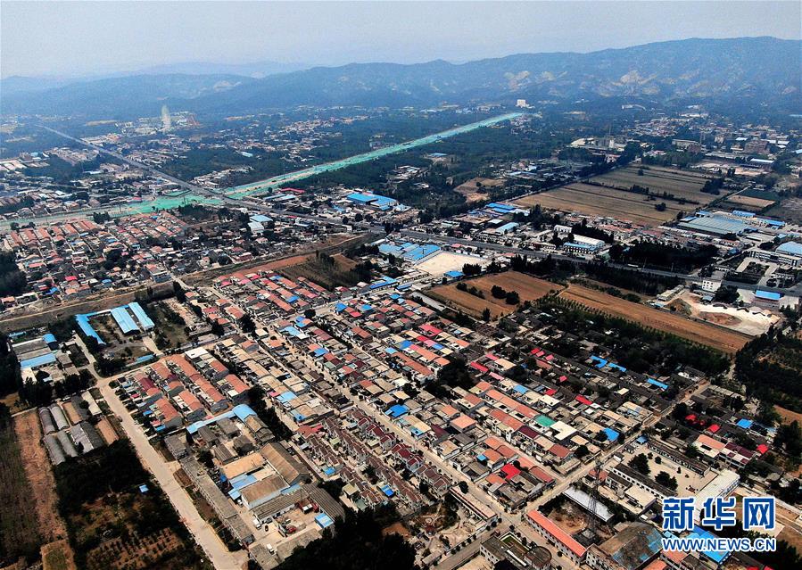 从百间房到“百姓村”：一个中原村庄的一百年