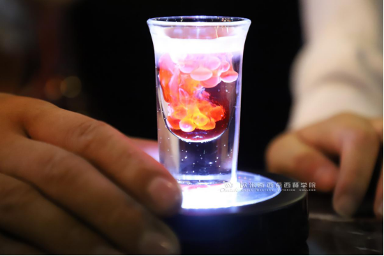 南京欧米奇：做调酒师怎么样，调酒师工资大概多少？
