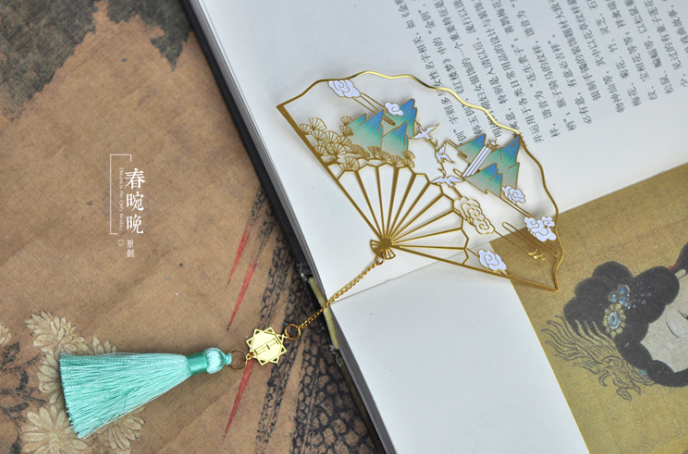 页间吹出一片清凉——春晼晚中国风折扇书签