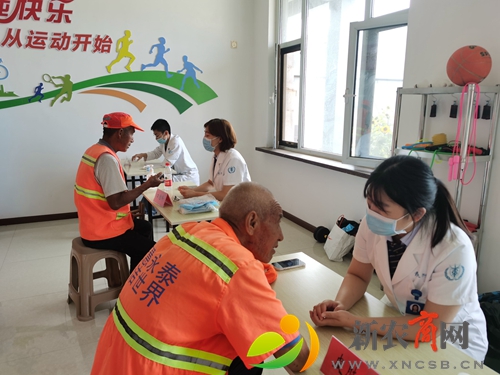 青岛大学附属医院（平度）联合平度市科协到仁兆镇开展“送医下乡”义诊活动2.jpg