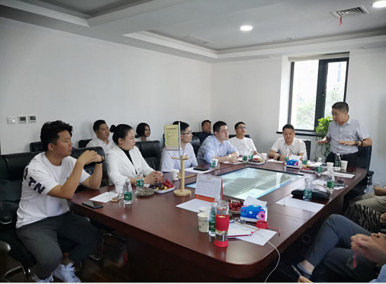 元培商学院（北大博雅）同学会代表团实地走访中联通服