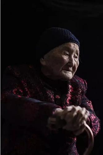 南京大屠杀幸存者杨桂珍去世 终年102岁